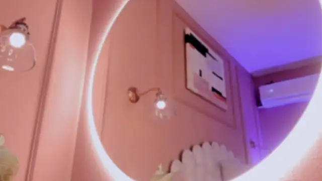 Snapshot of zia_cooper chatting on 4, 12, 2025 zia cooper online show from 4, 12, 2025