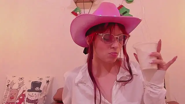 Snapshot of RedMeloddy chatting on 27, 12, 2024 RedMeloddy online show from 27, 12, 2024