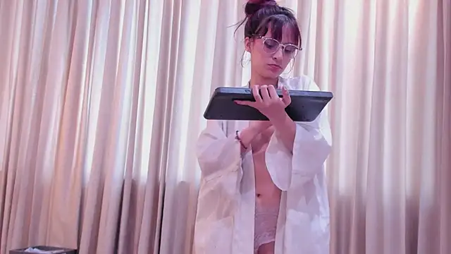 Snapshot of RedMeloddy chatting on 18, 1, 2025 RedMeloddy online show from 18, 1, 2025