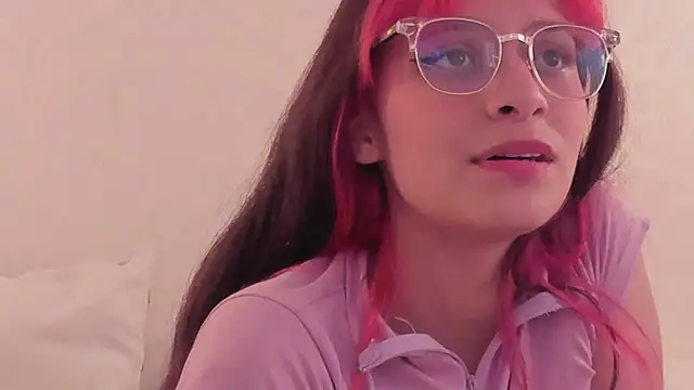 Snapshot of RedMeloddy chatting on 28, 1, 2025 RedMeloddy online show from 28, 1, 2025