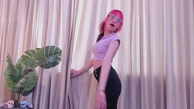 Snapshot of RedMeloddy chatting on 3, 2, 2025 RedMeloddy online show from 3, 2, 2025