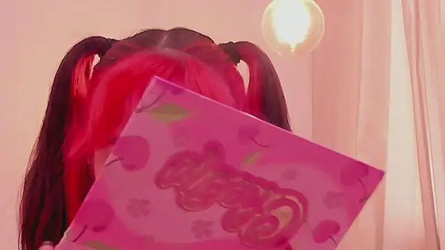 Snapshot of RedMeloddy chatting on 4, 2, 2025 RedMeloddy online show from 4, 2, 2025