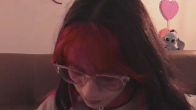 Snapshot of RedMeloddy chatting on 12, 2, 2025 RedMeloddy online show from 12, 2, 2025