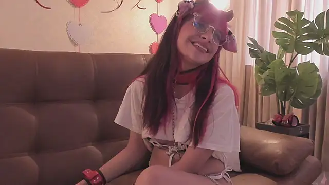 Snapshot of RedMeloddy chatting on 16, 2, 2025 RedMeloddy online show from 16, 2, 2025