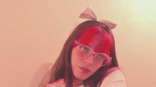 Snapshot of RedMeloddy chatting on 25, 2, 2025 RedMeloddy online show from 25, 2, 2025