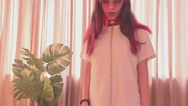 Snapshot of RedMeloddy chatting on 25, 2, 2025 RedMeloddy online show from 25, 2, 2025