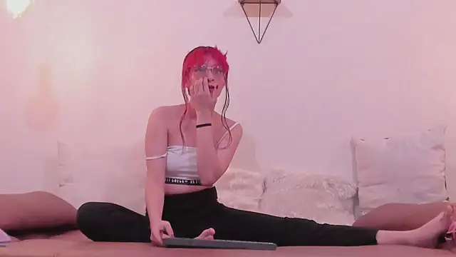 Snapshot of RedMeloddy chatting on 17, 3, 2025 RedMeloddy online show from 17, 3, 2025