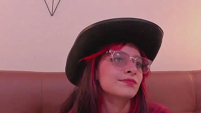 Snapshot of RedMeloddy chatting on 21, 3, 2025 RedMeloddy online show from 21, 3, 2025