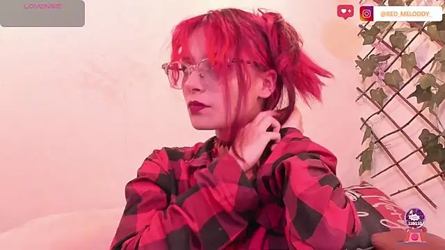 Snapshot of RedMeloddy chatting on 16, 9, 2025 RedMeloddy online show from 16, 9, 2025