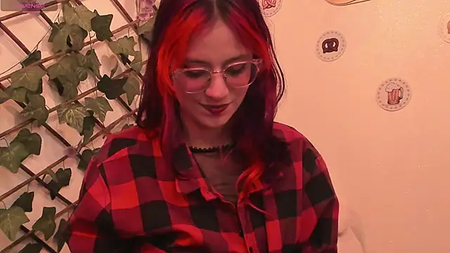 Snapshot of RedMeloddy chatting on 2, 10, 2025 RedMeloddy online show from 2, 10, 2025