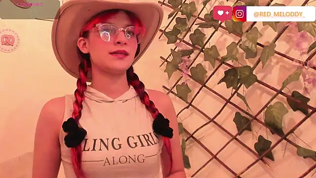 Snapshot of RedMeloddy chatting on 3, 10, 2025 RedMeloddy online show from 3, 10, 2025