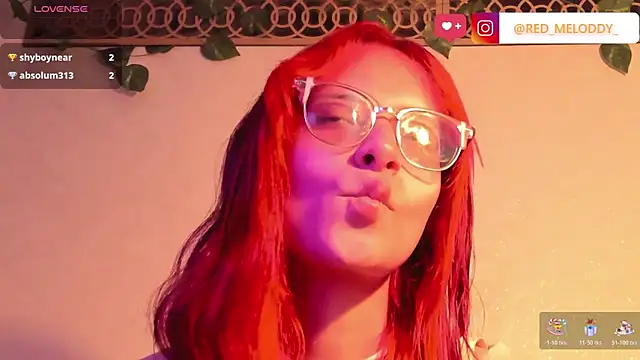 Snapshot of RedMeloddy chatting on 3, 11, 2025 RedMeloddy online show from 3, 11, 2025