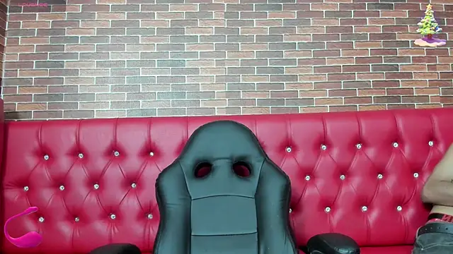 Snapshot of Annyeli chatting on 25, 12, 2024 Annyeli online show from 25, 12, 2024