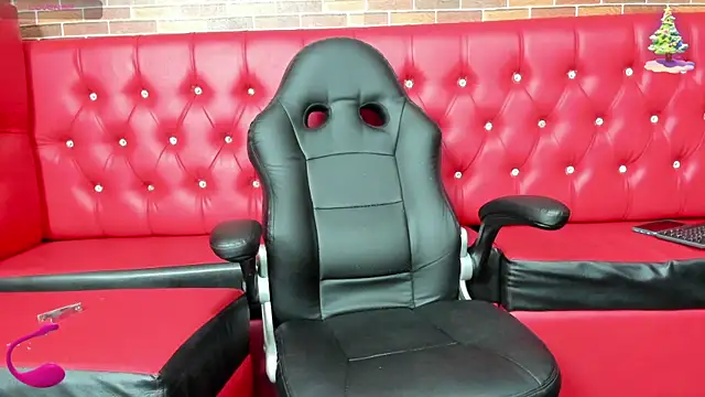 Snapshot of Annyeli chatting on 25, 12, 2024 Annyeli online show from 25, 12, 2024