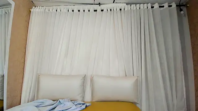 Snapshot of Annyeli chatting on 11, 9, 2025 Annyeli online show from 11, 9, 2025