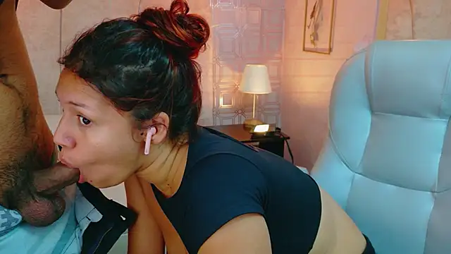 Snapshot of Annyeli chatting on 2, 11, 2025 Annyeli online show from 2, 11, 2025