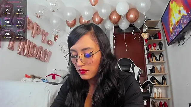 Snapshot of SophieBaker__ chatting on 4, 11, 2025 SophieBaker online show from 4, 11, 2025