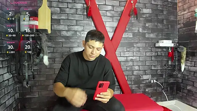 Snapshot of Axx21Cml chatting on 28, 10, 2025 Axx21Cml online show from 28, 10, 2025