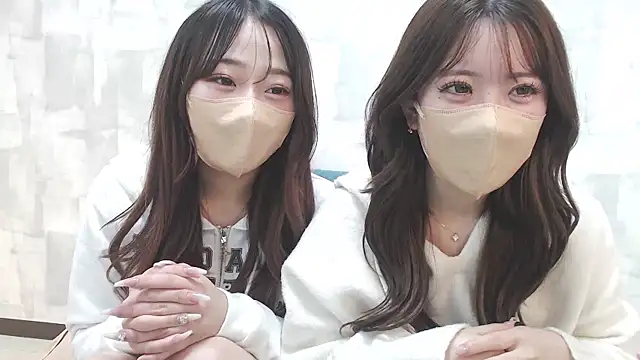 Snapshot of LOVE_MOMO_LOVE chatting on 10, 2, 2025 LOVE MOMO LOVE online show from 10, 2, 2025