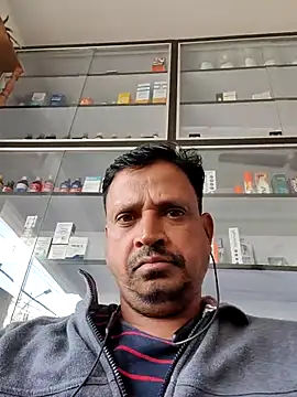 Snapshot of Raj1043 chatting on 19, 11, 2025 Raj1043 online show from 19, 11, 2025