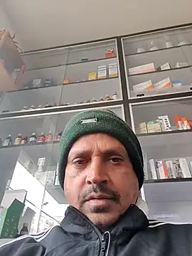 Snapshot of Raj1043 chatting on 18, 12, 2025 Raj1043 online show from 18, 12, 2025