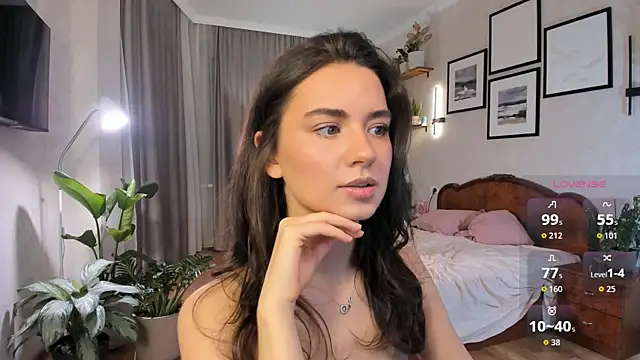 Snapshot of NicoleLuv chatting on 14, 12, 2025 NicoleLuv online show from 14, 12, 2025