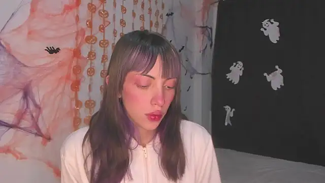 Snapshot of MiaGoth_ chatting on 2, 11, 2025 MiaGoth online show from 2, 11, 2025