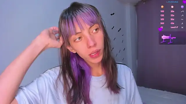 Snapshot of MiaGoth_ chatting on 8, 11, 2025 MiaGoth online show from 8, 11, 2025