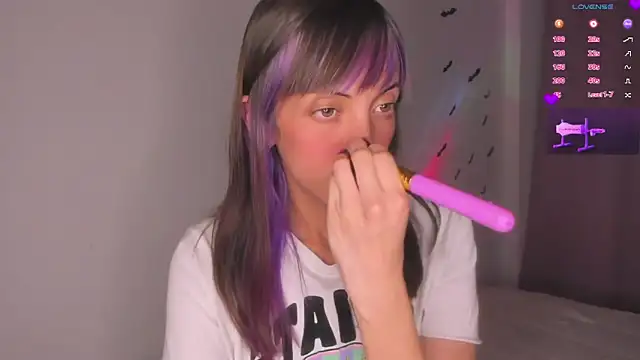 Snapshot of MiaGoth_ chatting on 8, 11, 2025 MiaGoth online show from 8, 11, 2025