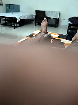 yourboy2000   online show from 18, 9, 2025