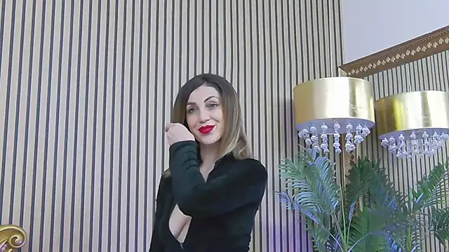 EmaSkyes online show from 24, 2, 2025