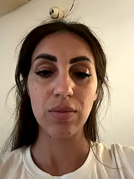 EmaSkyes online show from 22, 9, 2025