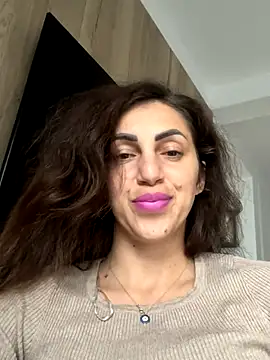 EmaSkyes online show from 15, 10, 2025