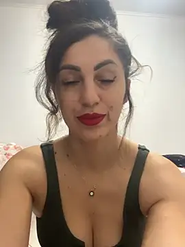 EmaSkyes online show from 4, 12, 2025