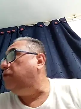 Snapshot of MATTHEW_MRANDA chatting on 8, 10, 2025 MATTHEW MRANDA online show from 8, 10, 2025