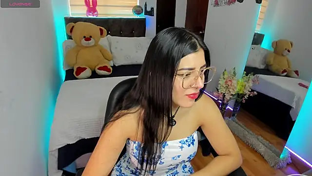 Snapshot of Luxxur69 chatting on 9, 5, 2026 Luxxur69 online show from 9, 5, 2026