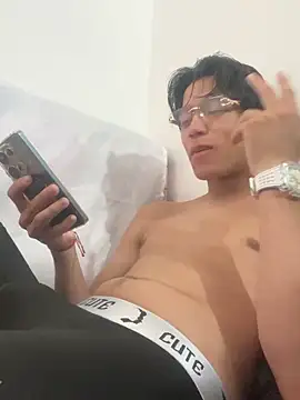 Snapshot of CRYBYT9 chatting on 23, 11, 2025 CRYBYT9 online show from 23, 11, 2025