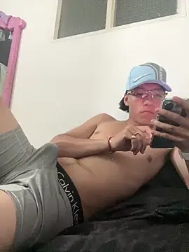 Snapshot of CRYBYT9 chatting on 26, 11, 2025 CRYBYT9 online show from 26, 11, 2025