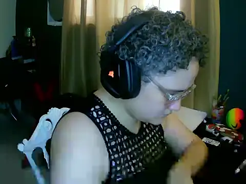 Snapshot of lolalicious_7583 chatting on 4, 2, 2026 lolalicious 7583 online show from 4, 2, 2026