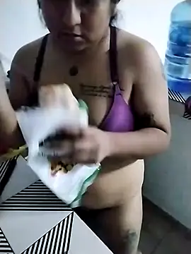 EmpaticBolillo online show from 6, 3, 2026