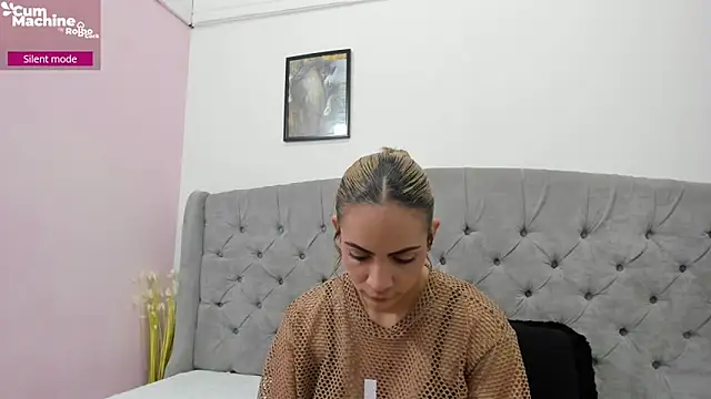 Snapshot of Valesskahall chatting on 4, 11, 2025 Valesskahall online show from 4, 11, 2025