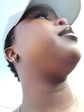 Dark Berry 26 online show from 8, 2, 2025