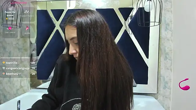  alaia collway  online show from 13, 1, 2025