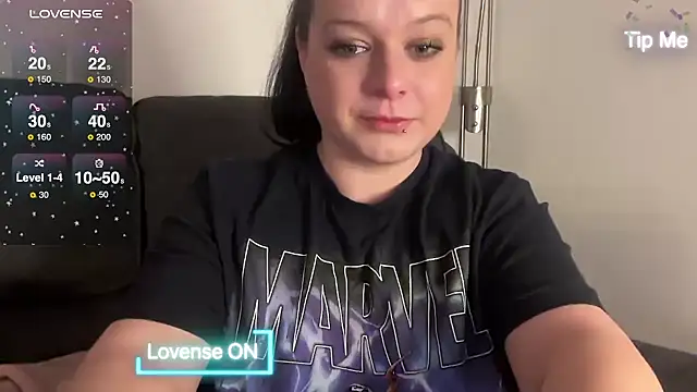 NaughtyWifeUK online show from 13, 12, 2024