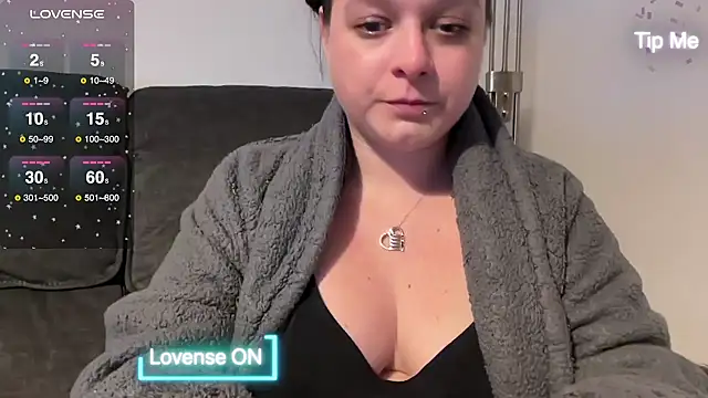 NaughtyWifeUK online show from 16, 2, 2025