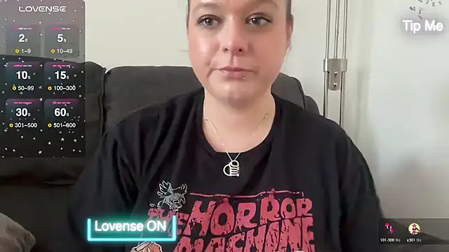 NaughtyWifeUK online show from 27, 2, 2025