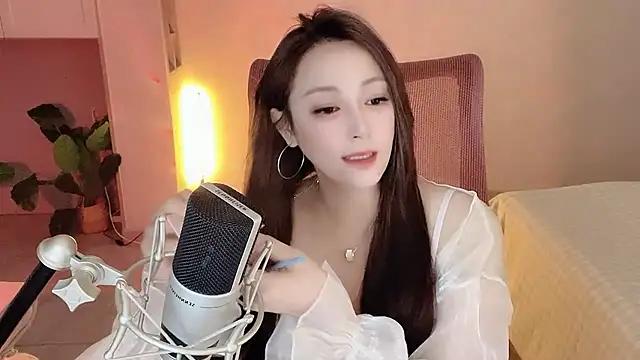 Daisy-77 online show from 5, 10, 2025