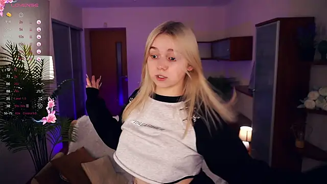 Snapshot of ZaraCreedon chatting on 17, 1, 2025 ZaraCreedon online show from 17, 1, 2025