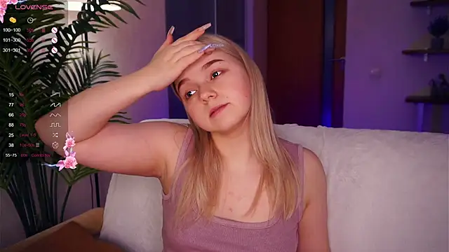 Snapshot of ZaraCreedon chatting on 18, 1, 2025 ZaraCreedon online show from 18, 1, 2025