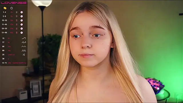 Snapshot of ZaraCreedon chatting on 28, 1, 2025 ZaraCreedon online show from 28, 1, 2025